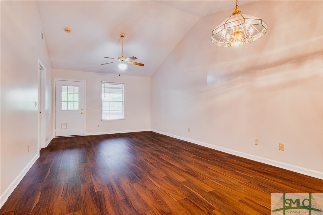 211 Edgewater Road, Unit 48 Savannah, GA 31406 - Photo 5 of 15 Living/Dinning room combination