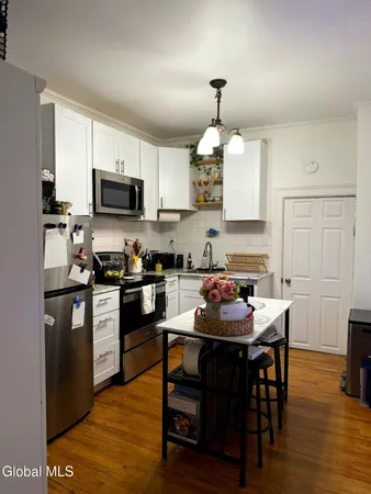 $2,000 | 200 Beekman Street, Saratoga Springs, NY 12866