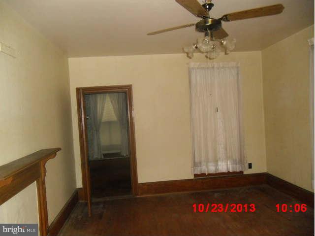 211 Maple Avenue Ridgely, MD 21660 - Photo 5 of 6 Living Room