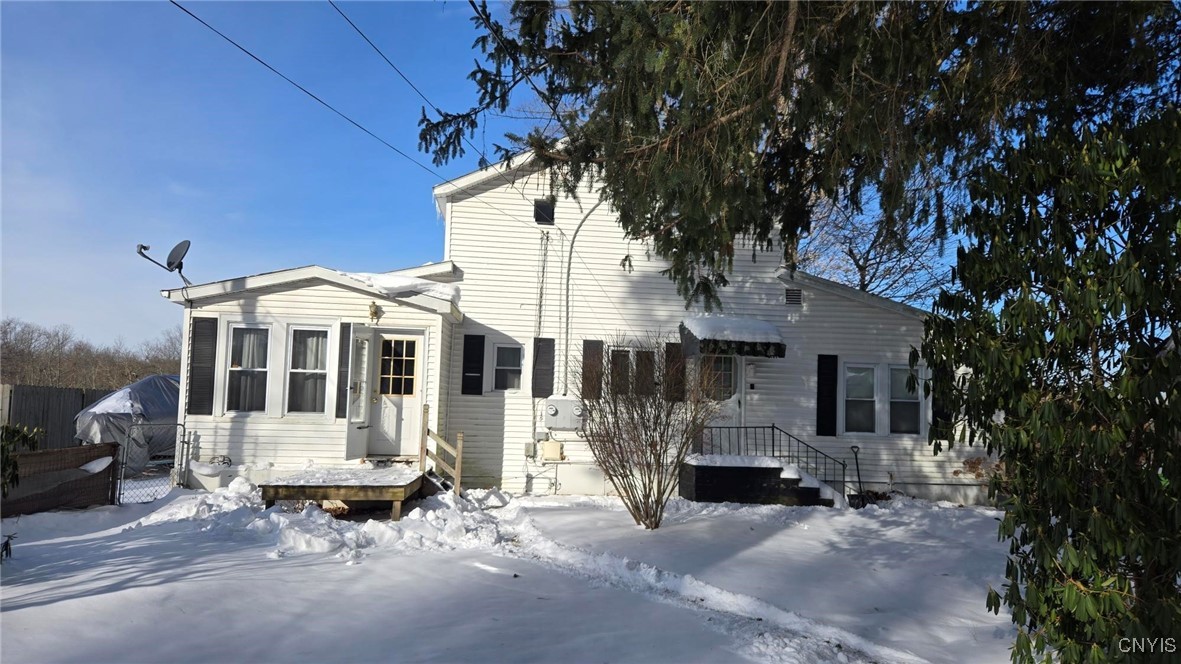 7523 Elmcrest Road Liverpool, NY 13090 - Photo 1 of 1 Gallery Image 1