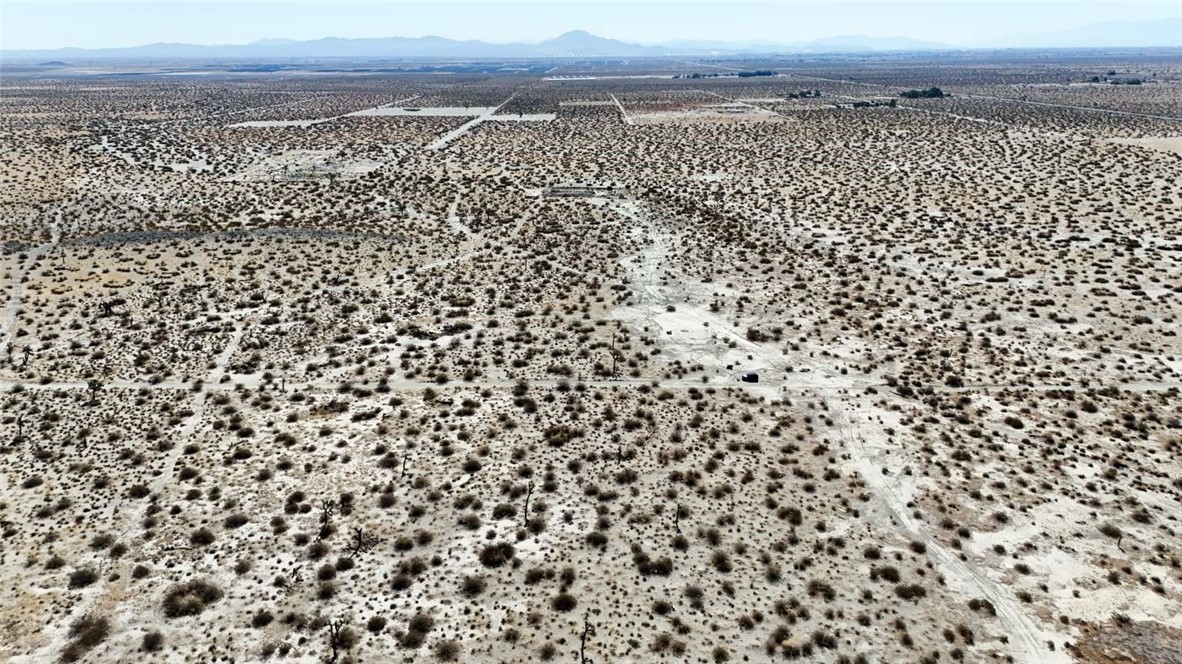 21 Lessing Avenue Adelanto, CA 92301 - Photo 3 of 11