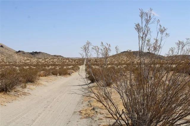 $39,900 | 21 Lessing Avenue, Adelanto, CA 92301