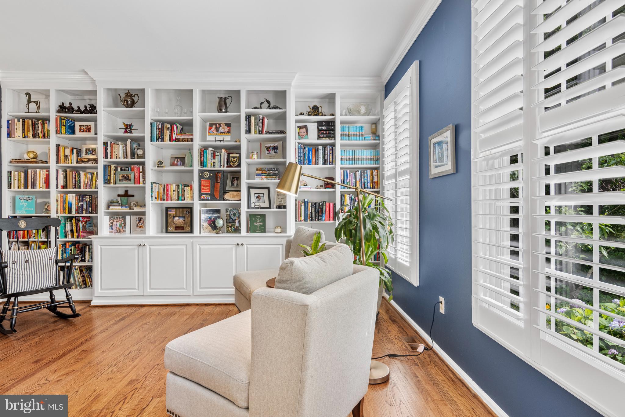 427 Buttonwood Road Landenberg, PA 19350 - Photo 16 of 82 a living room with furniture and book shelf