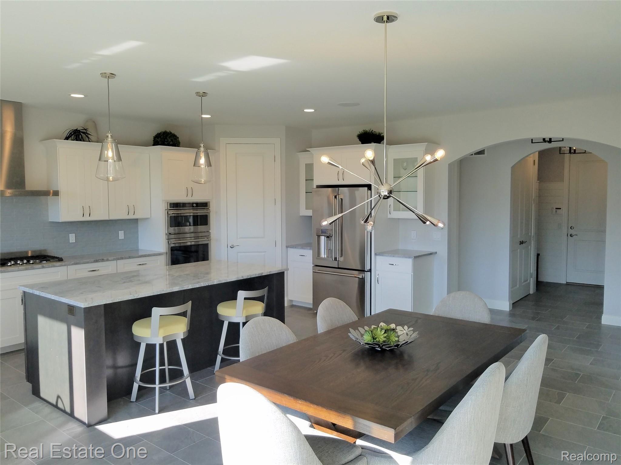 1954 Nottingham Drive Rochester, MI 48307 - Photo 8 of 20 Valencia.Model Wynwood Kitchen and Dining Area