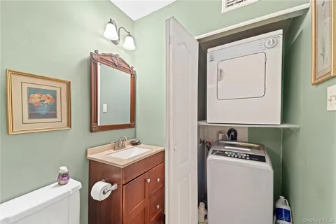 $689,999 | 71-34 162nd Street, Unit 3 | Pomonok