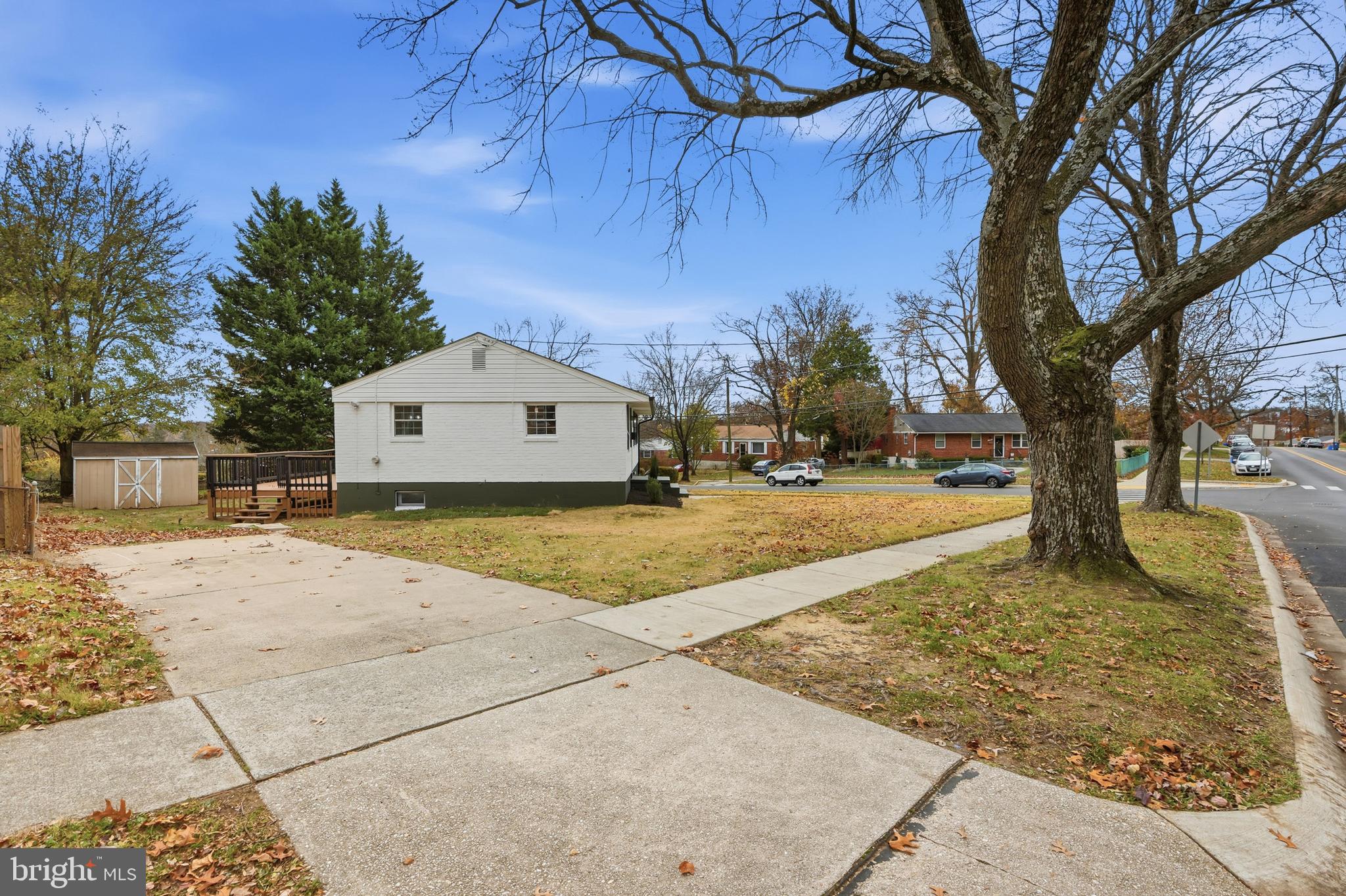 11901 Rocking Horse Road Rockville, MD 20852 - Photo 6 of 49 Gallery Image 6