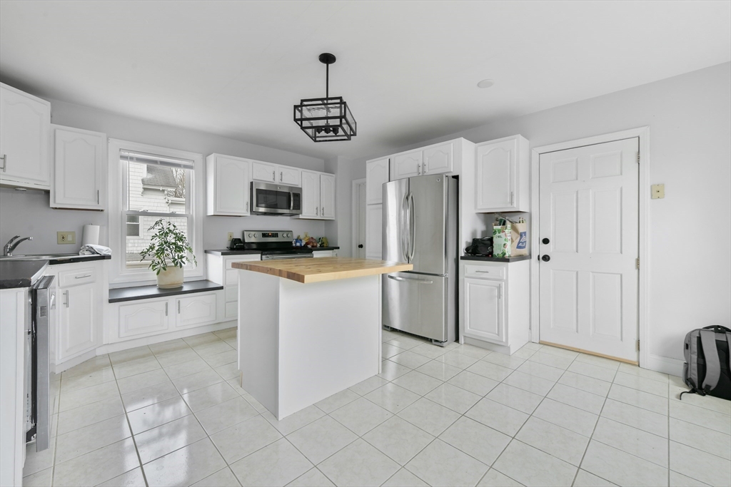 76 Plain Street Taunton, MA 02780 - Photo 8 of 28