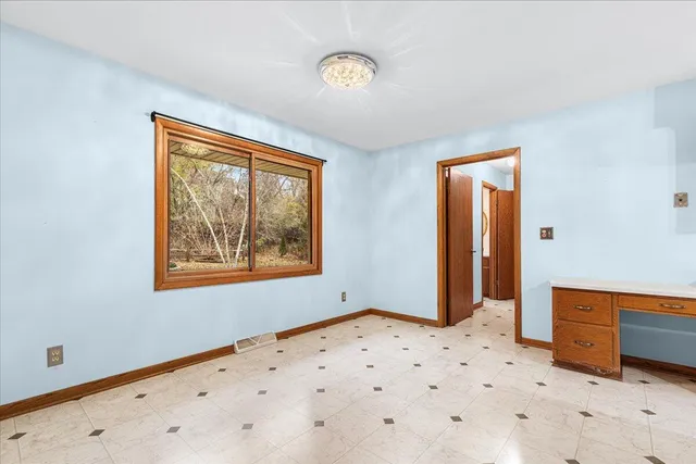 $449,900 | 7525 North Redwood Road, Glendale, WI 53209