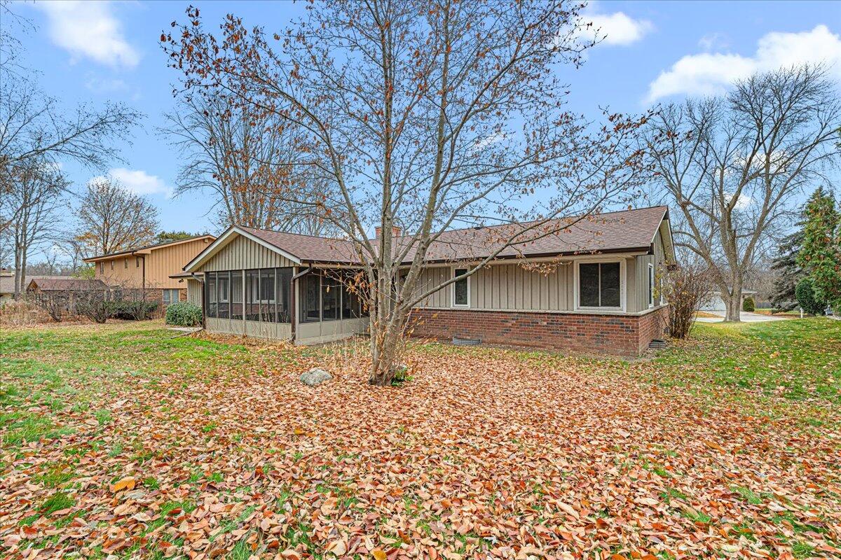 7525 North Redwood Road Glendale, WI 53209 - Photo 27 of 29 Playful Yard