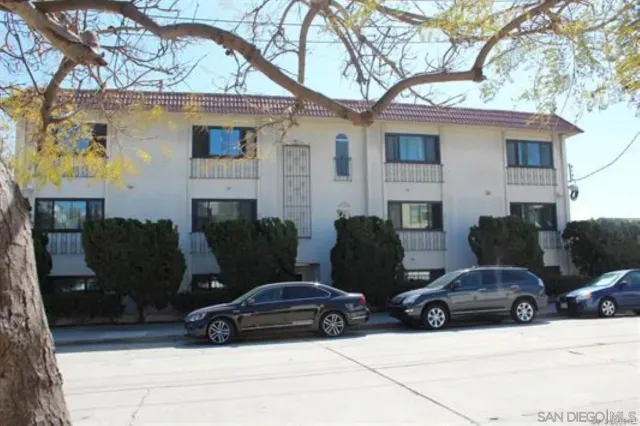 $3,150 | 811 West Nutmeg Street, Unit 306, San Diego, CA 92103