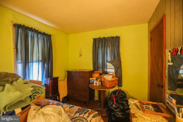 a view of walk in closet