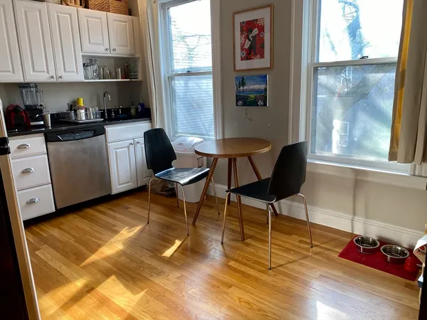 $3,600 | 14.5 Magnolia Avenue, Unit 2, Cambridge, MA 02138