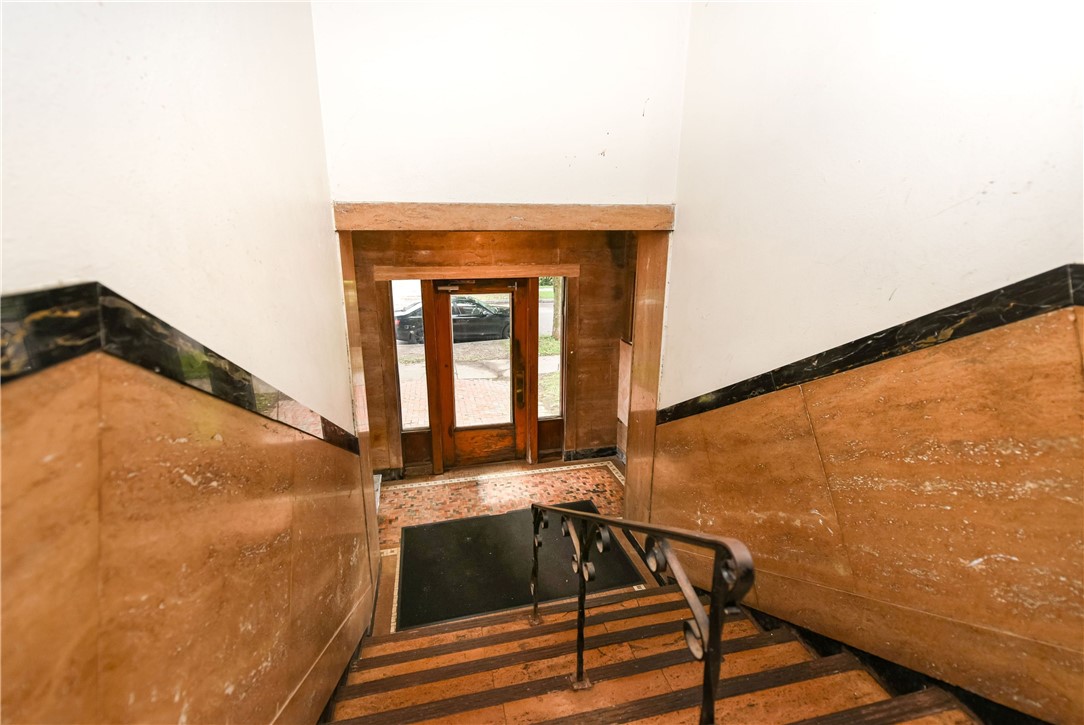 46 Meigs Street Rochester, NY 14607 - Photo 4 of 34