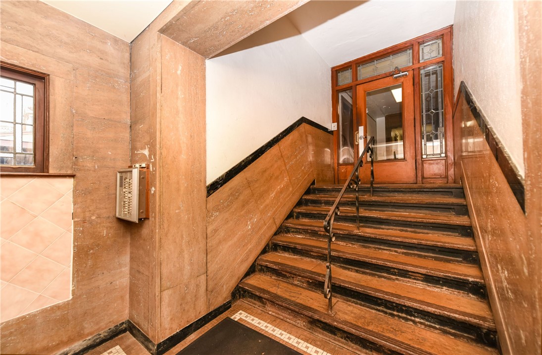 46 Meigs Street Rochester, NY 14607 - Photo 5 of 34