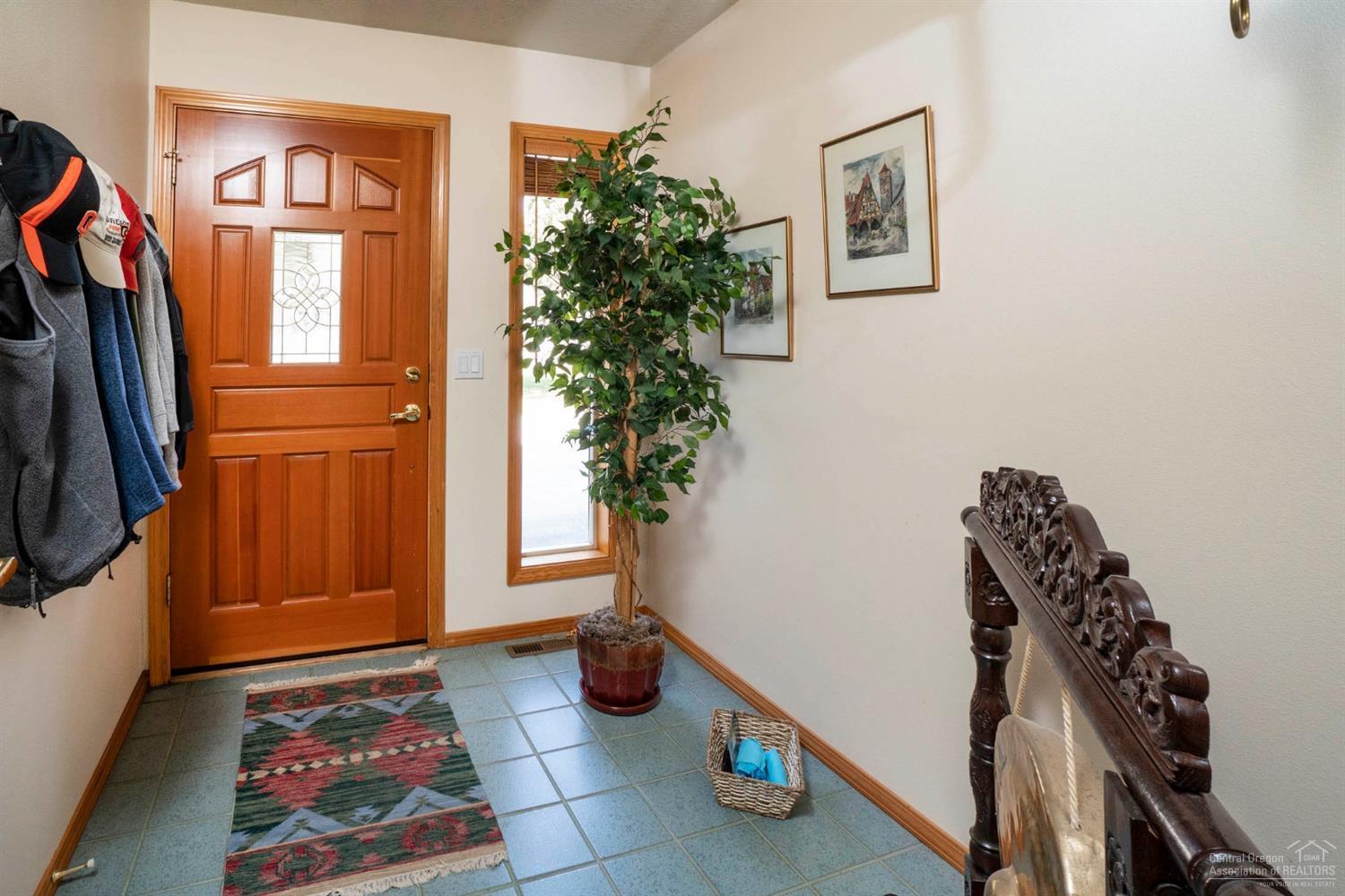 64564 Joe Neil Road Bend, OR 97701 - Photo 5 of 22 Gallery Image 5