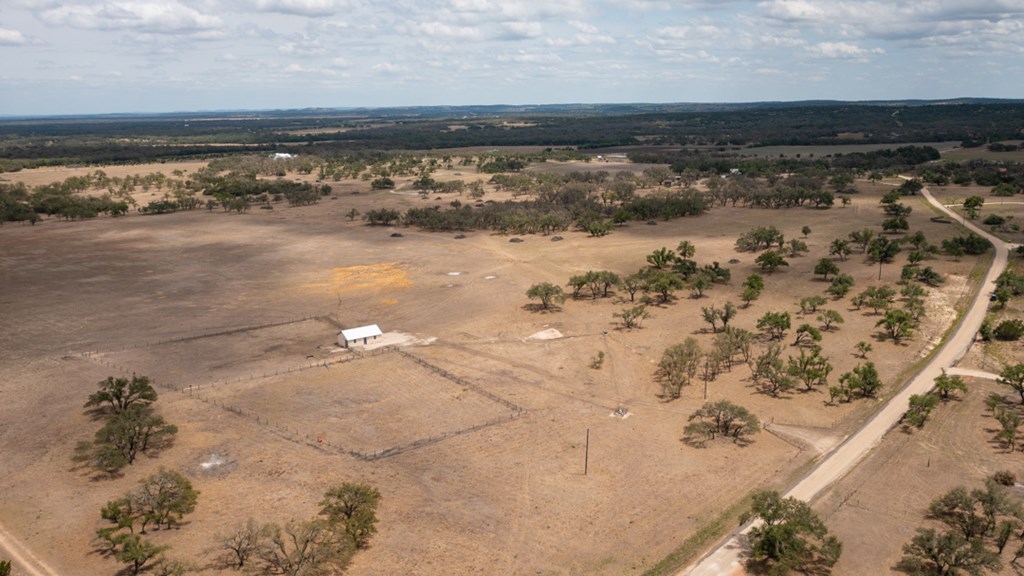 369 Gold-Schaefer Road Fredericksburg, TX 78624 - Photo 11 of 20
