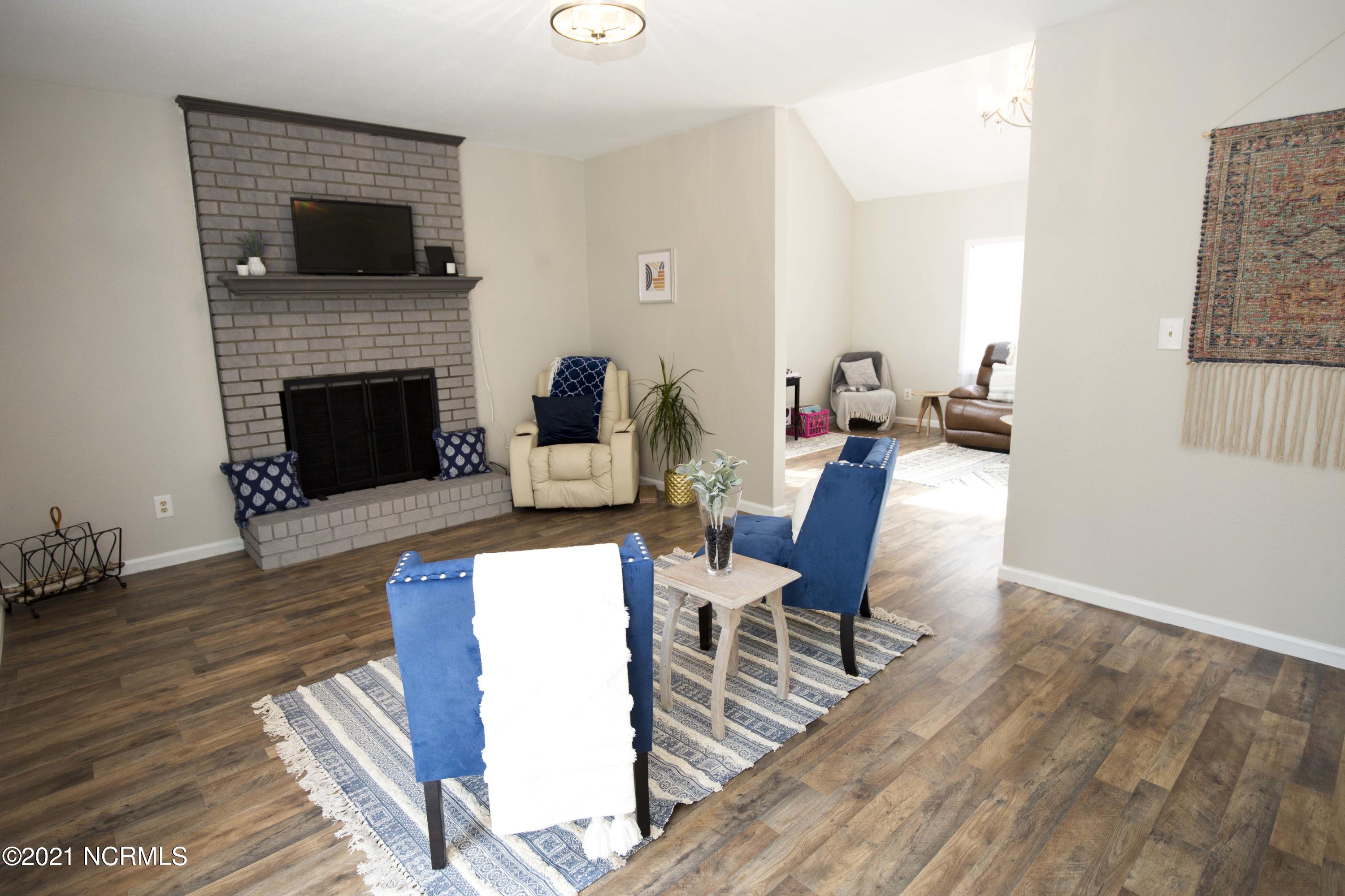 206 Hyman Road New Bern, NC 28562 - Photo 9 of 38 Den