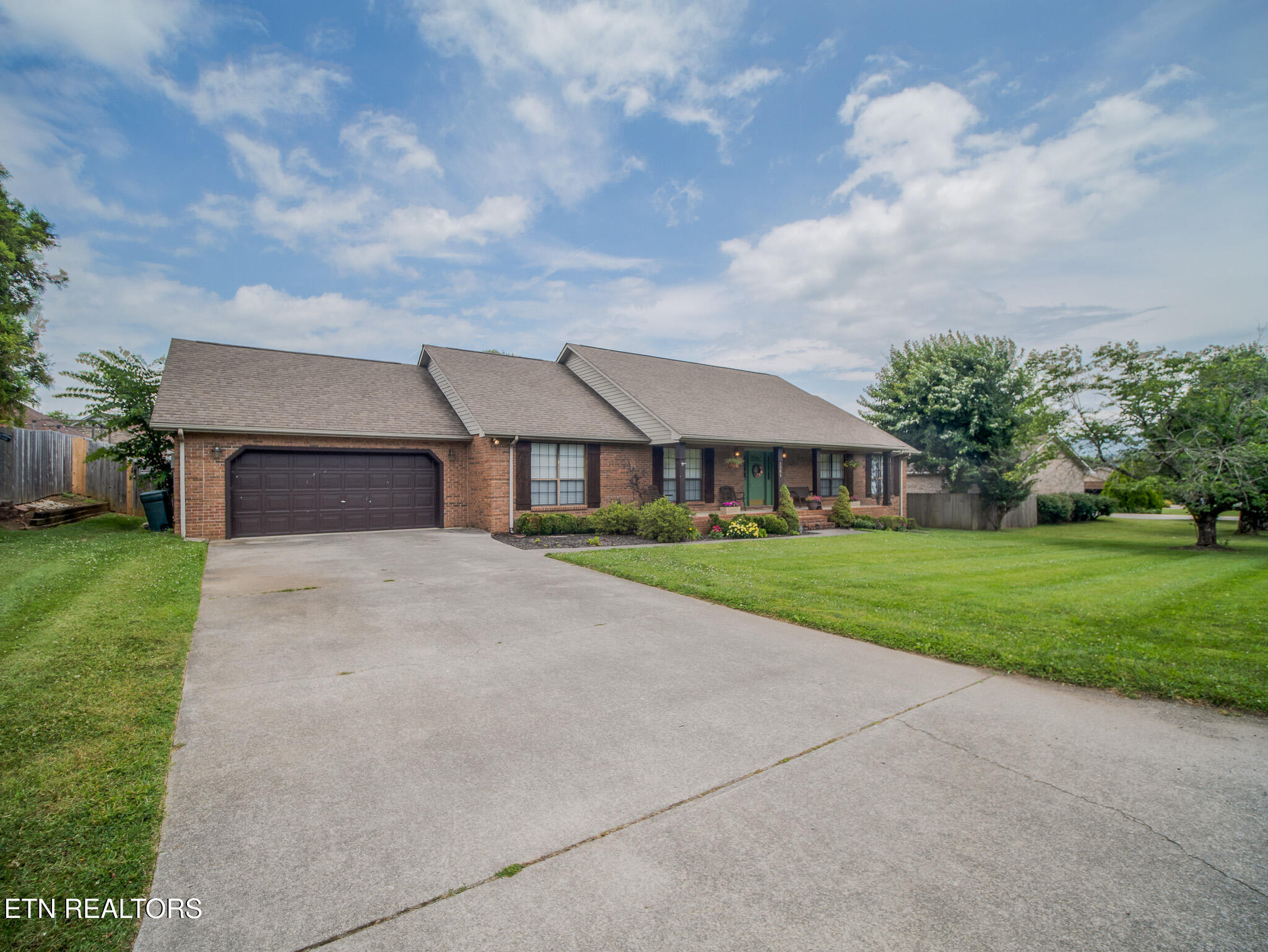 1306 Raulston Road Maryville, TN 37803 - Photo 3 of 50 Front Side