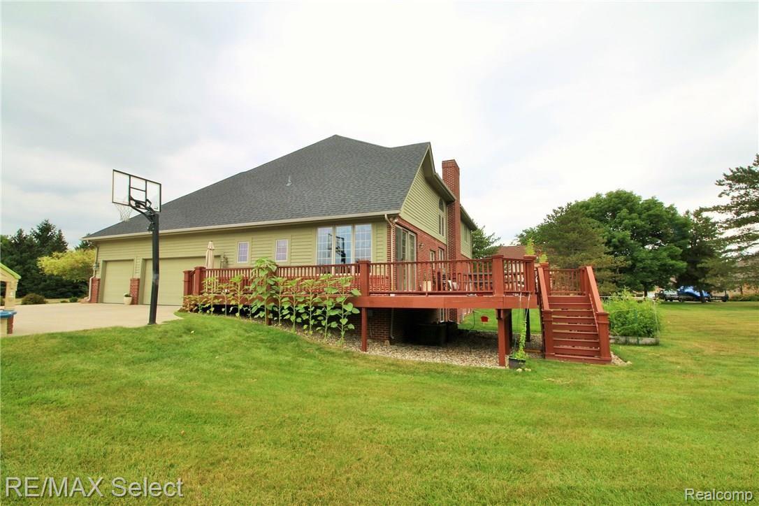 11575 Kings Colony Road Grand Blanc, MI 48439 - Photo 39 of 43 IMG_9878 (2).JPG