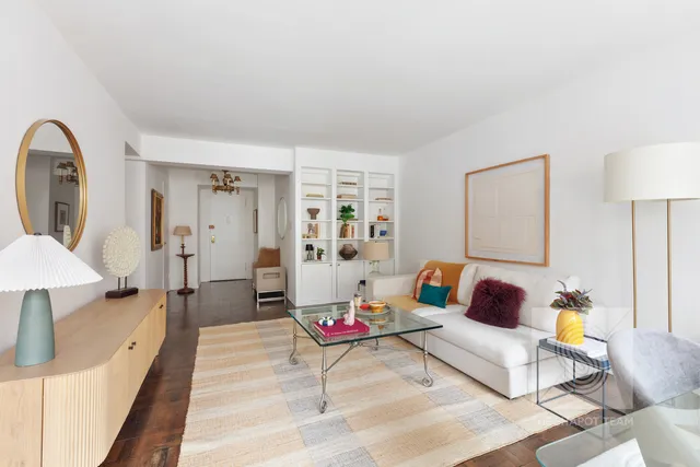 $575,000 | 120 East 36th Street, Unit 9A | Murray Hill