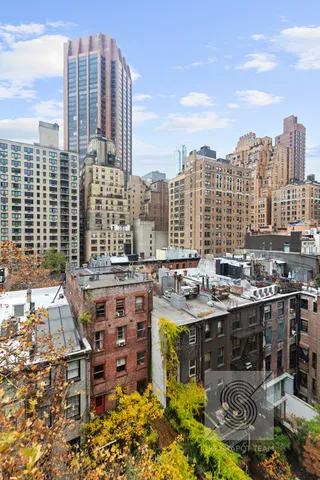 $575,000 | 120 East 36th Street, Unit 9A | Murray Hill