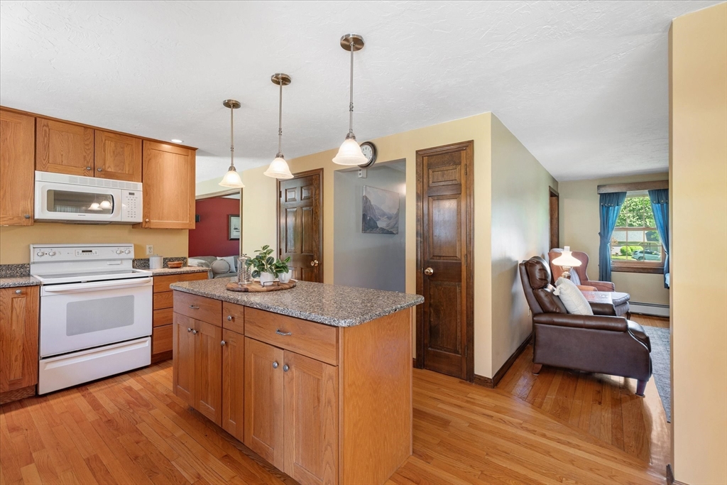 2 Fox Run Road Sterling, MA 01564 - Photo 6 of 41
