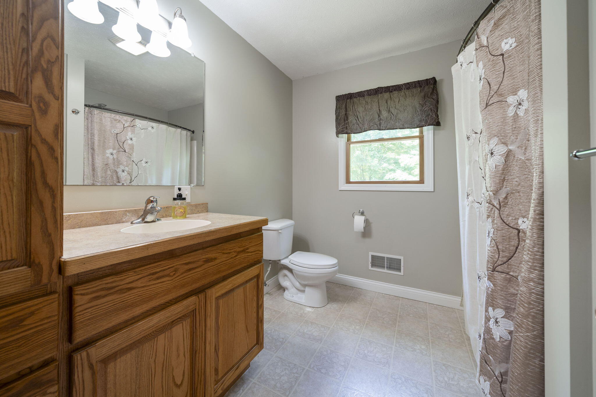 5123 Lammers Road Hastings, MI 49058 - Photo 21 of 42 21-web-or-mls-5123-lammers-rd