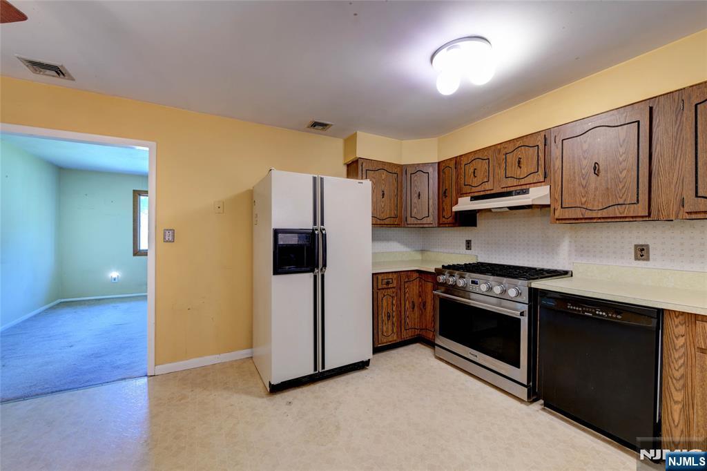 14 Apollo Drive Oak Ridge, NJ 07438 - Photo 9 of 37 Gallery Image 9
