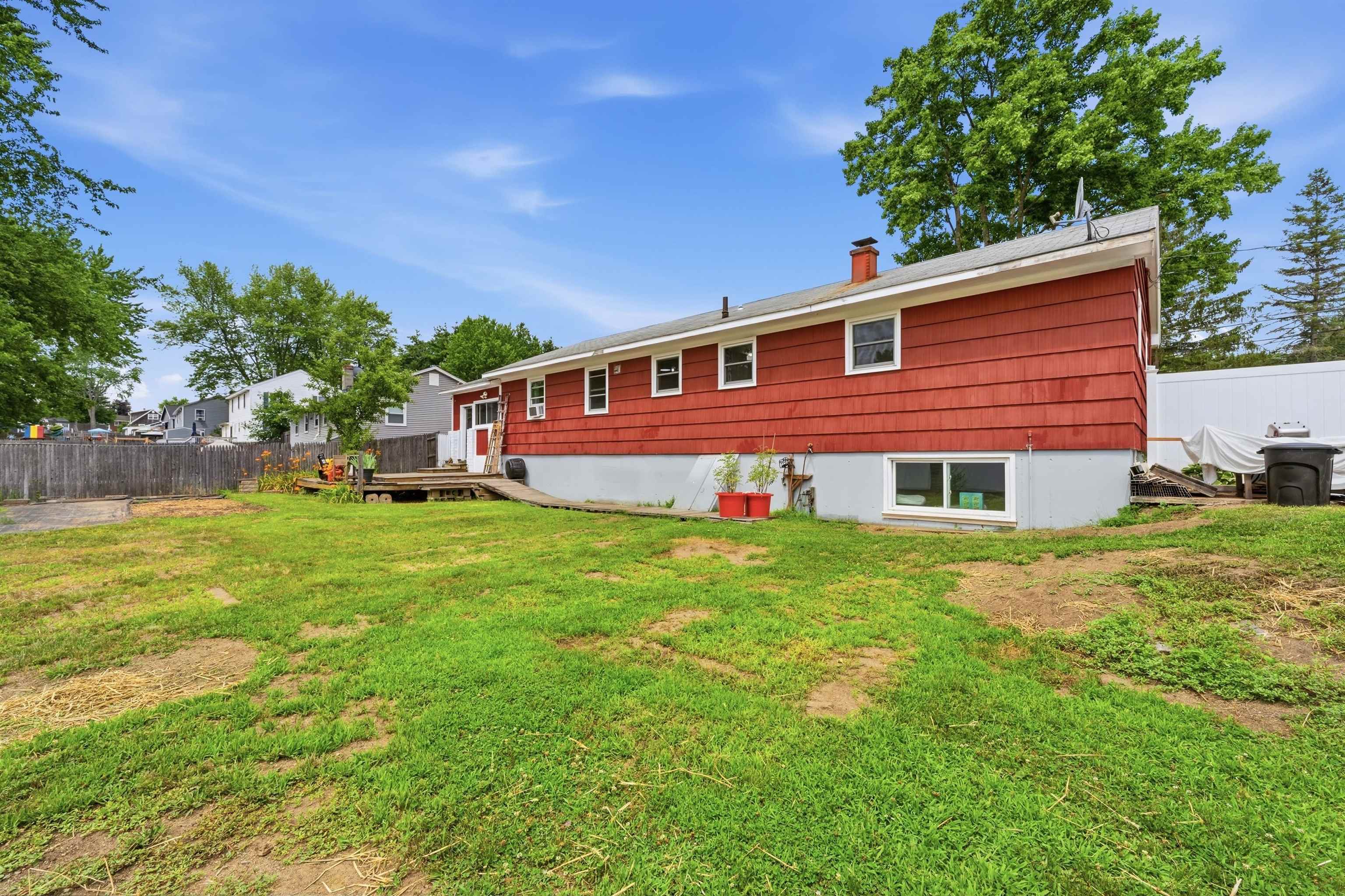 2 Iroquois Road Nashua, NH 03063 - Photo 29 of 36