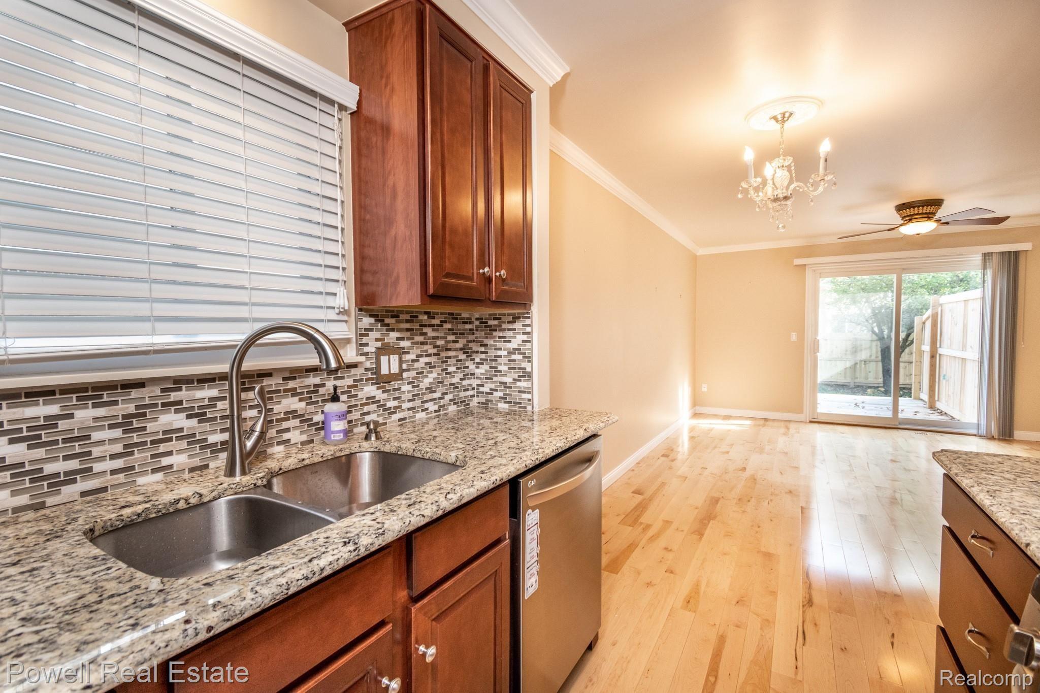 1823 Southfield Road Birmingham, MI 48009 - Photo 12 of 42 DSC_6512.jpg