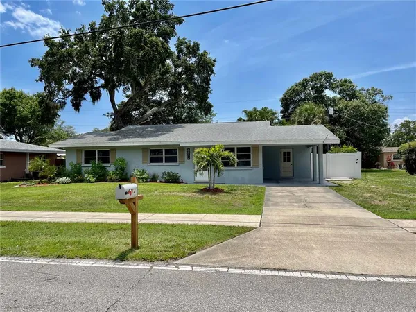 $3,000 | 6312 South Lockwood Ridge Road, Sarasota, FL 34231