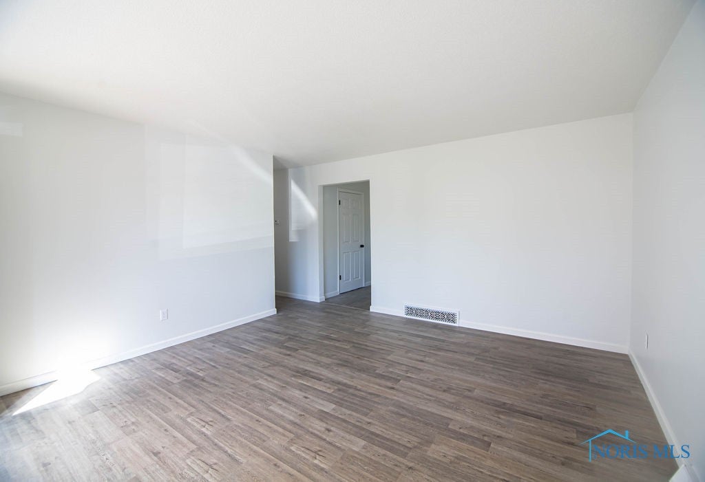 828 Independence Road Toledo, OH 43607 - Photo 7 of 12 Gallery Image 7