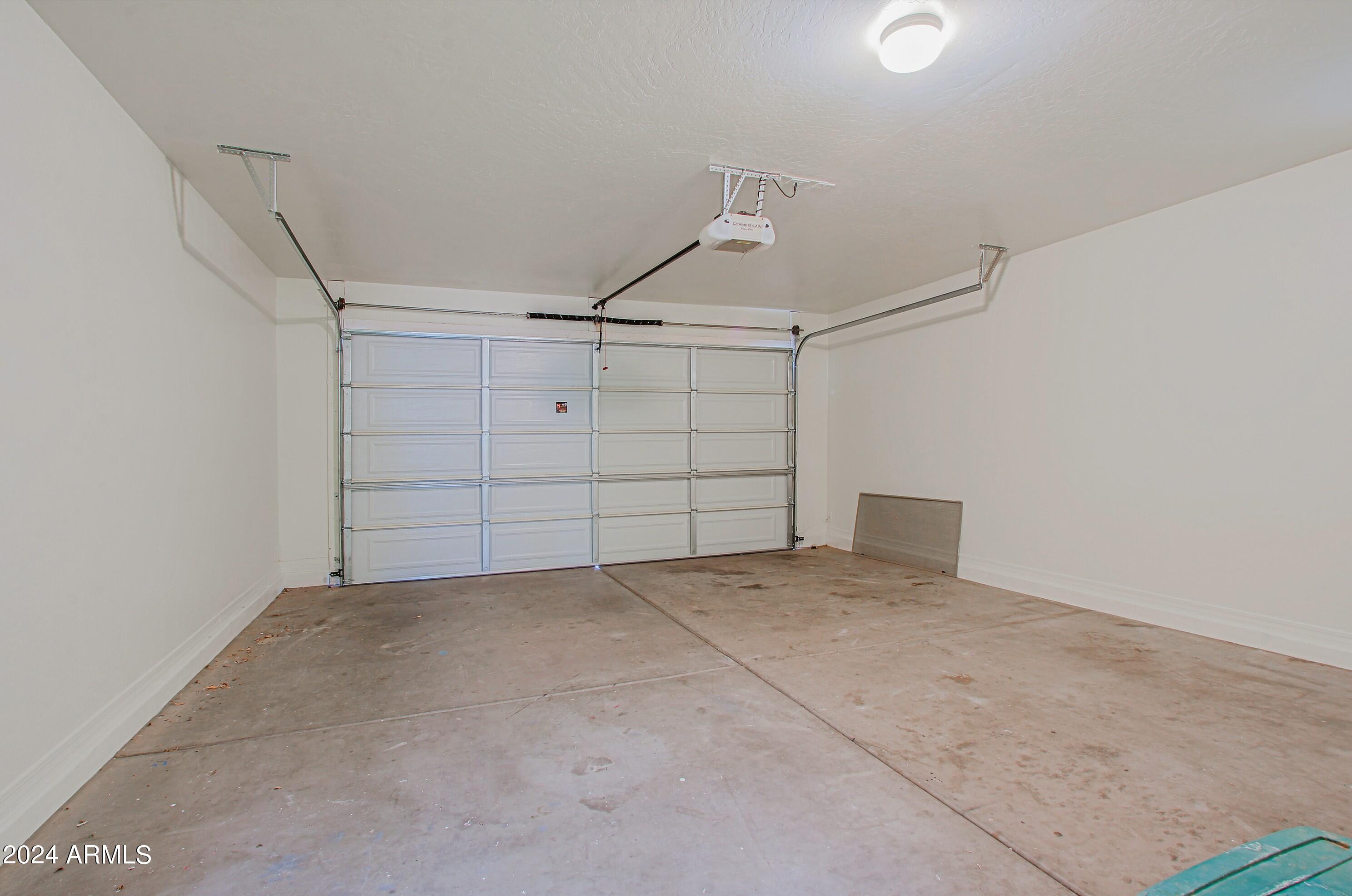 4298 South Ranger Trail Gilbert, AZ 85297 - Photo 25 of 40 Garage