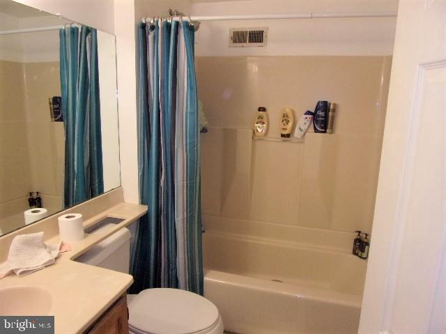 11 Burke Street Riverside, NJ 08075 - Photo 13 of 15 Bathroom