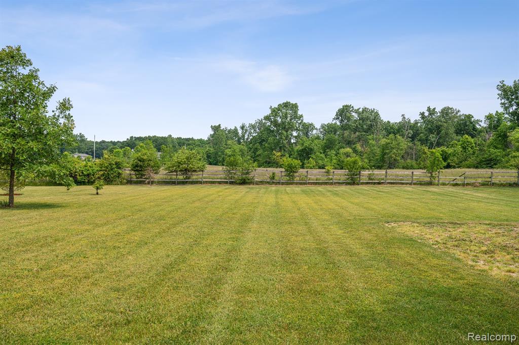 1378 Baldwin Road Grand Blanc, MI 48439 - Photo 28 of 34