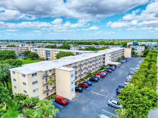$158,000 | 2615 Northeast 3rd Street, Unit 317, Boynton Beach, FL 33435