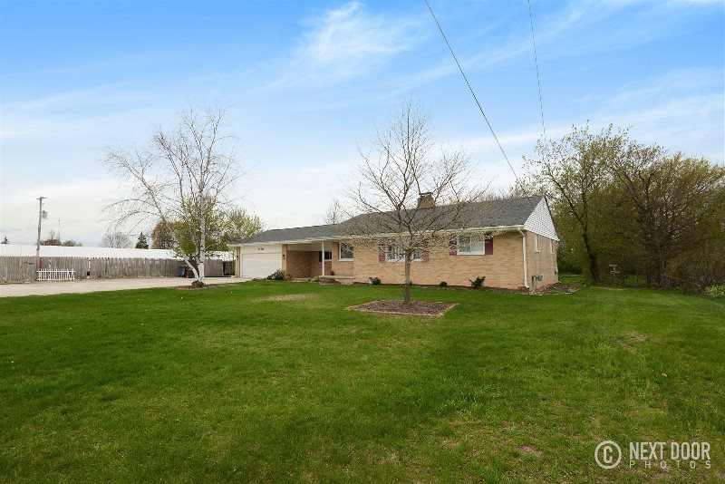 1470 South Huron Road Kawkawlin, MI 48631 - Photo 2 of 18