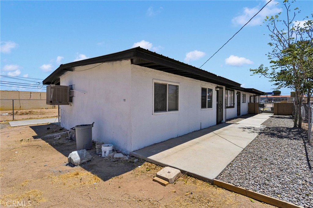 16396 Yucca Street Hesperia, CA 92345 - Photo 7 of 25