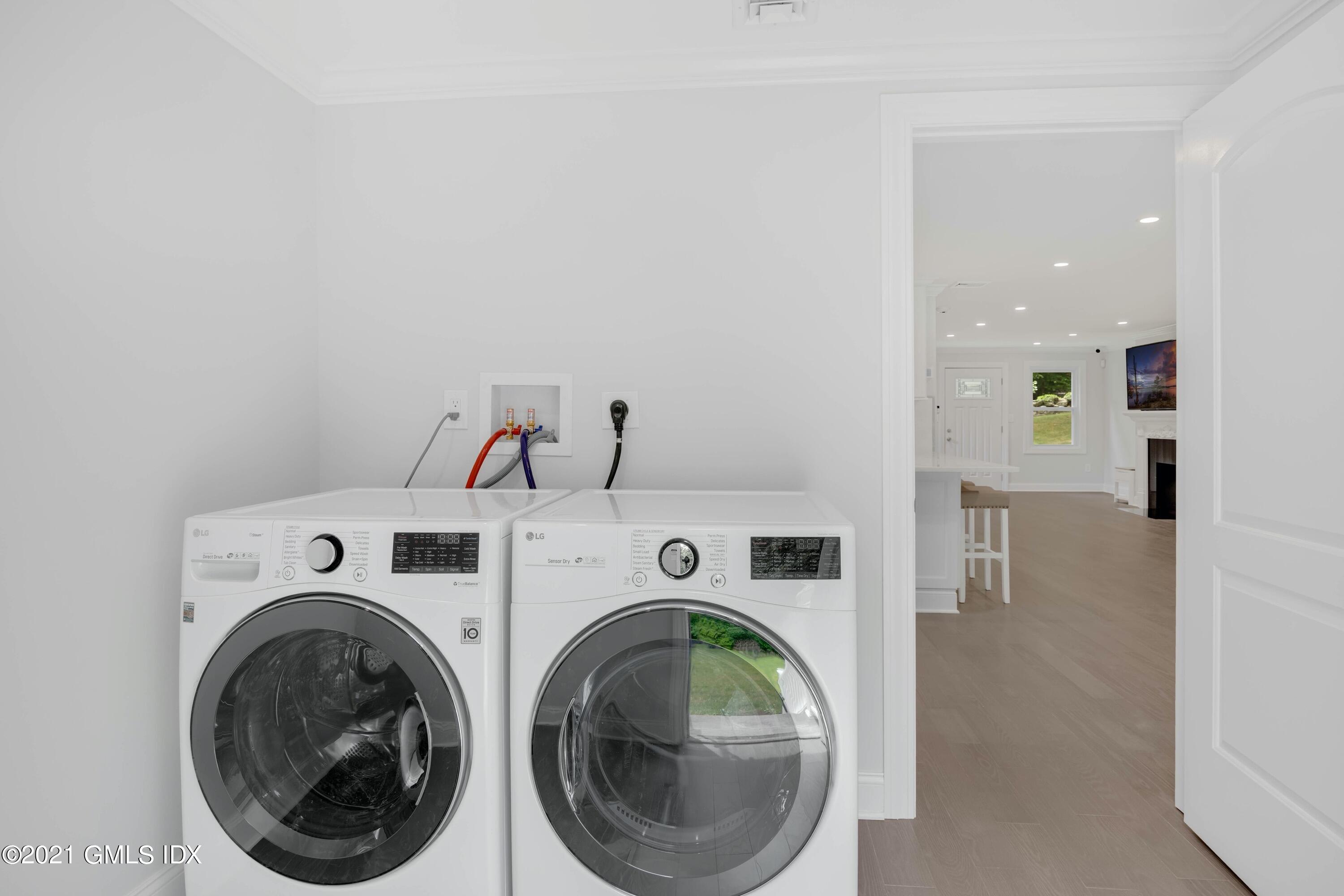 142 Old Mill Road Greenwich, CT 06831 - Photo 24 of 26 18 Laundry