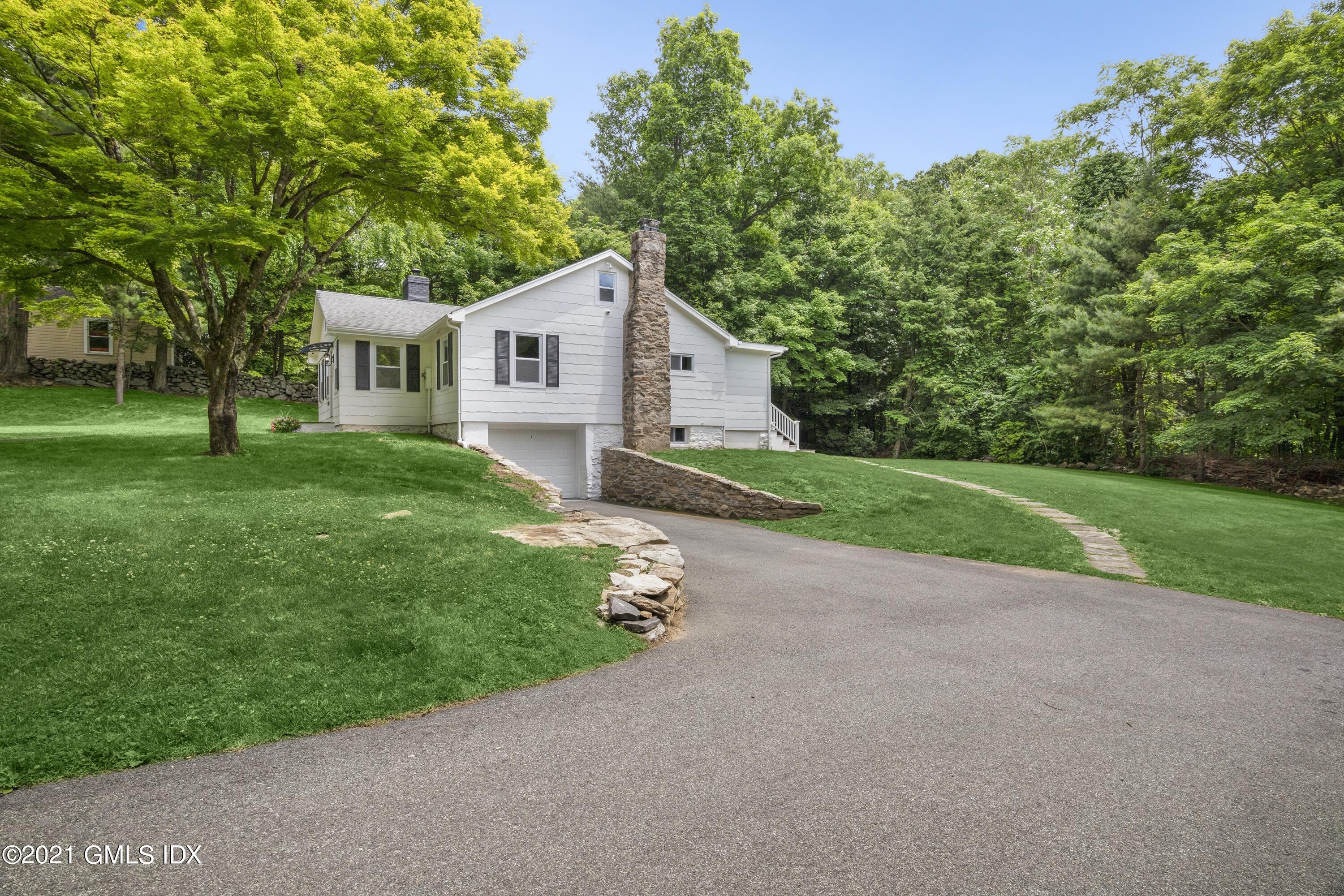 142 Old Mill Road Greenwich, CT 06831 - Photo 25 of 26 19 Driveway Garage