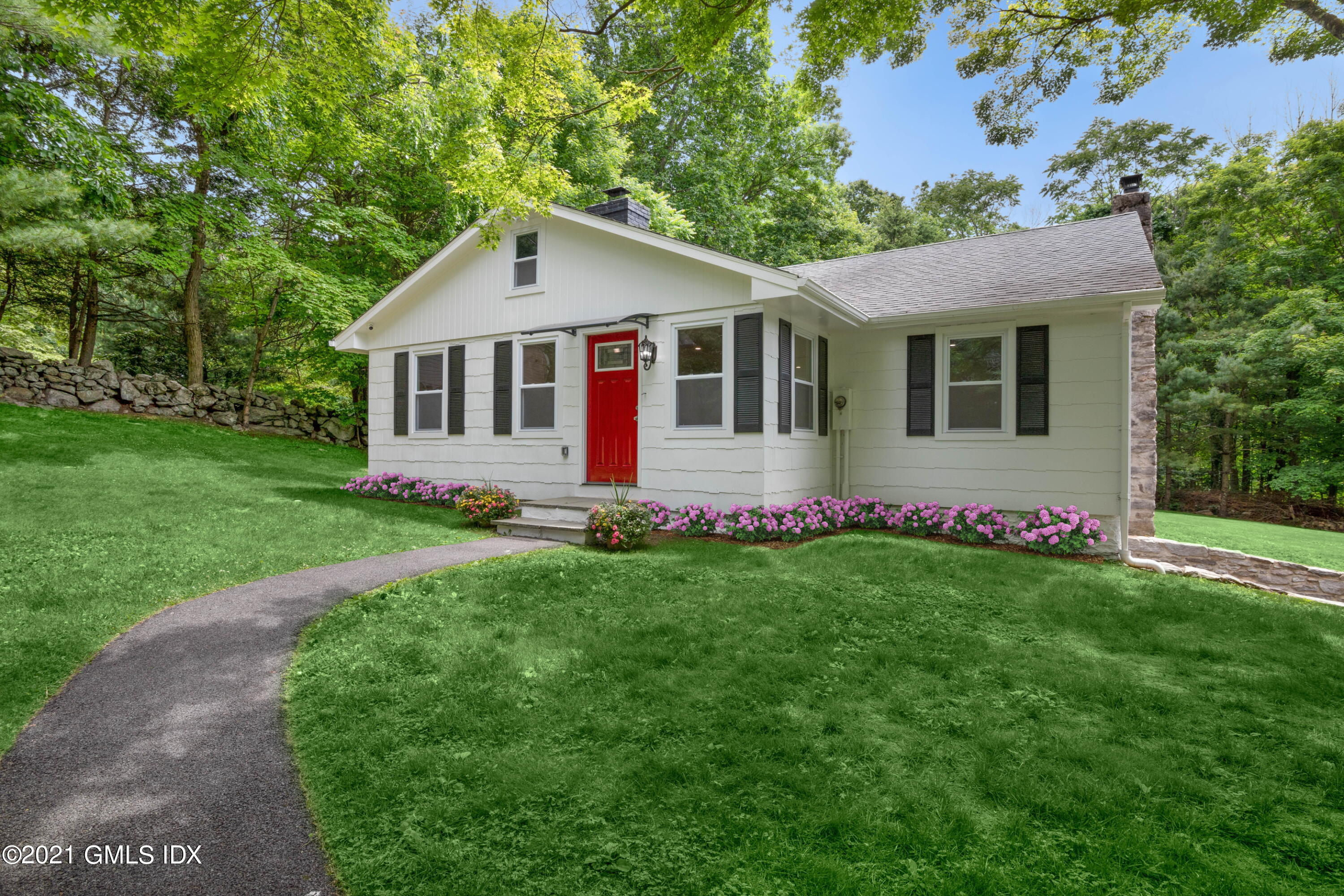 142 Old Mill Road Greenwich, CT 06831 - Photo 3 of 26 1.25 smull