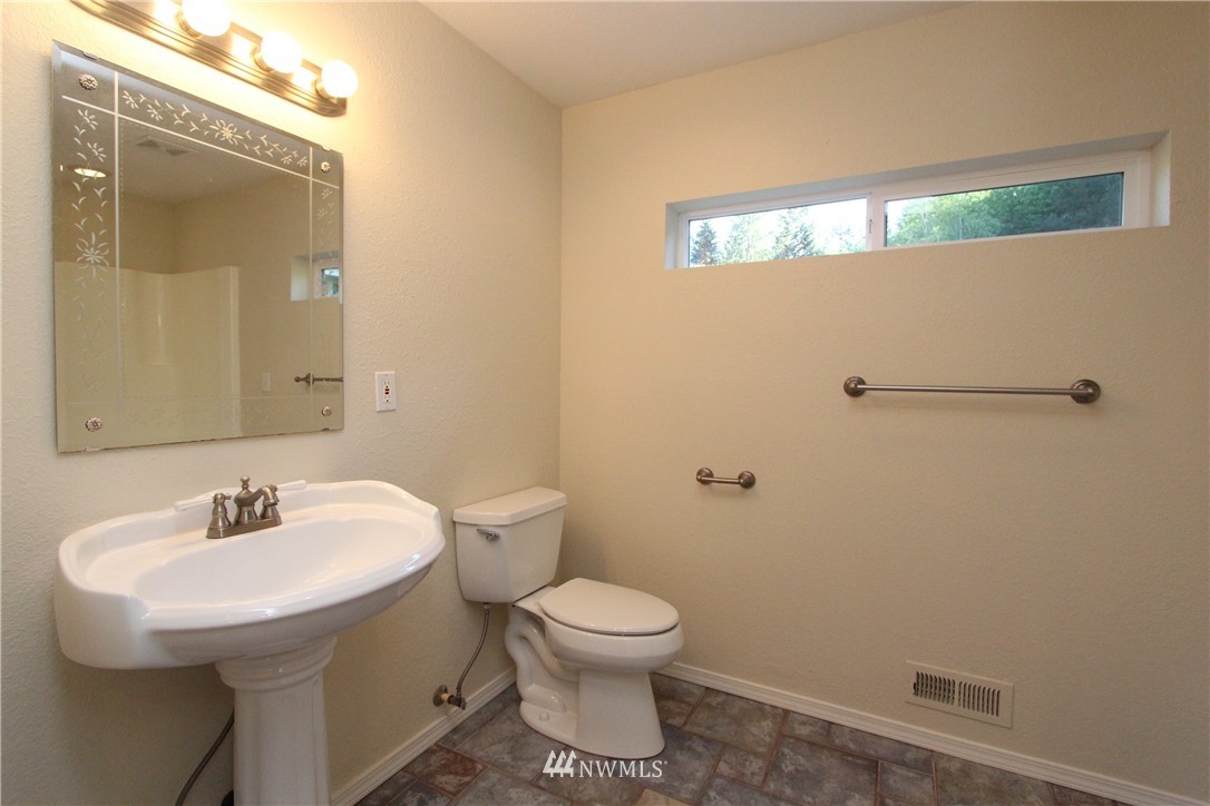 589 Halliday Road Centralia, WA 98531 - Photo 11 of 25 Gallery Image 11