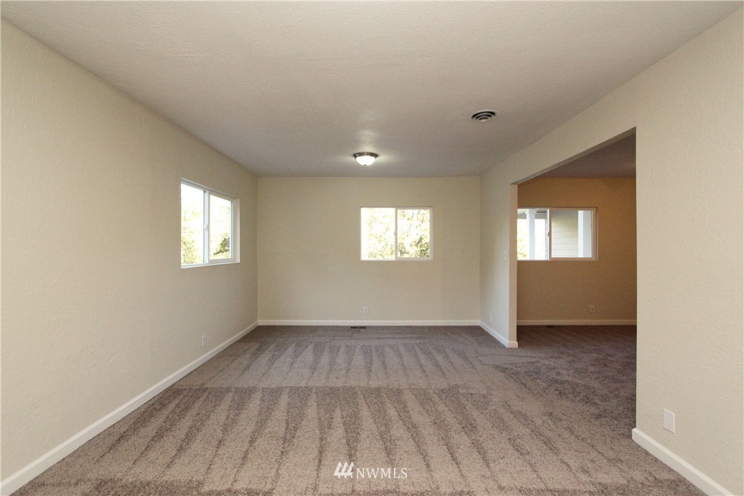 589 Halliday Road Centralia, WA 98531 - Photo 3 of 25 Gallery Image 3