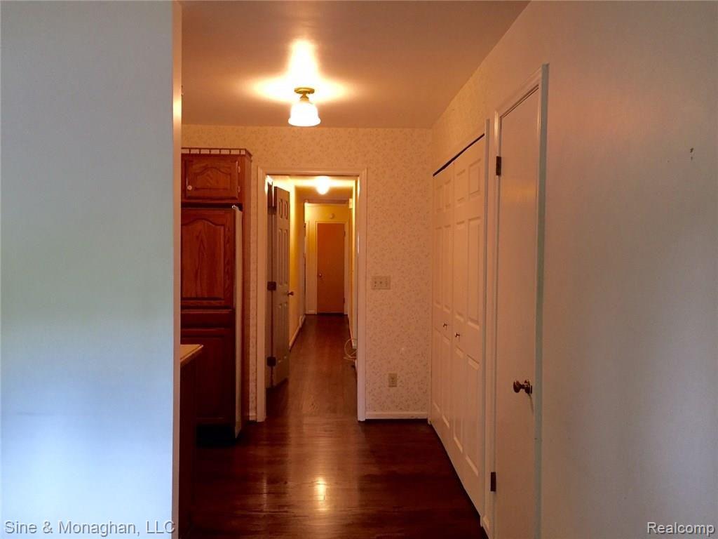 613 Hawthorne Road Grosse Pointe, MI 48236 - Photo 11 of 31 613 17.jpg