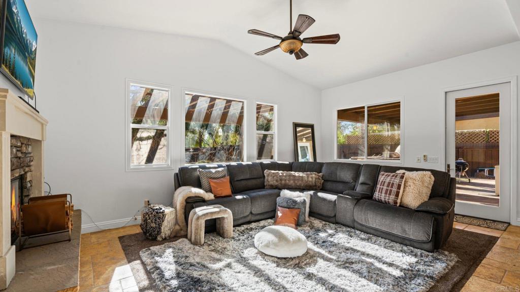 34025 Summit View Place Temecula, CA 92592 - Photo 14 of 44