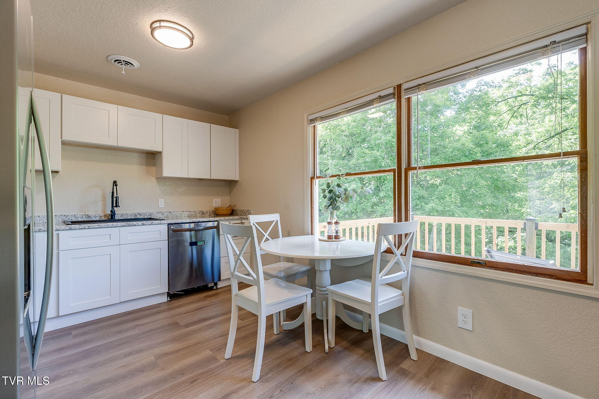 1134 Cooks Valley Road Kingsport, TN 37664 - Photo 11 of 36 007