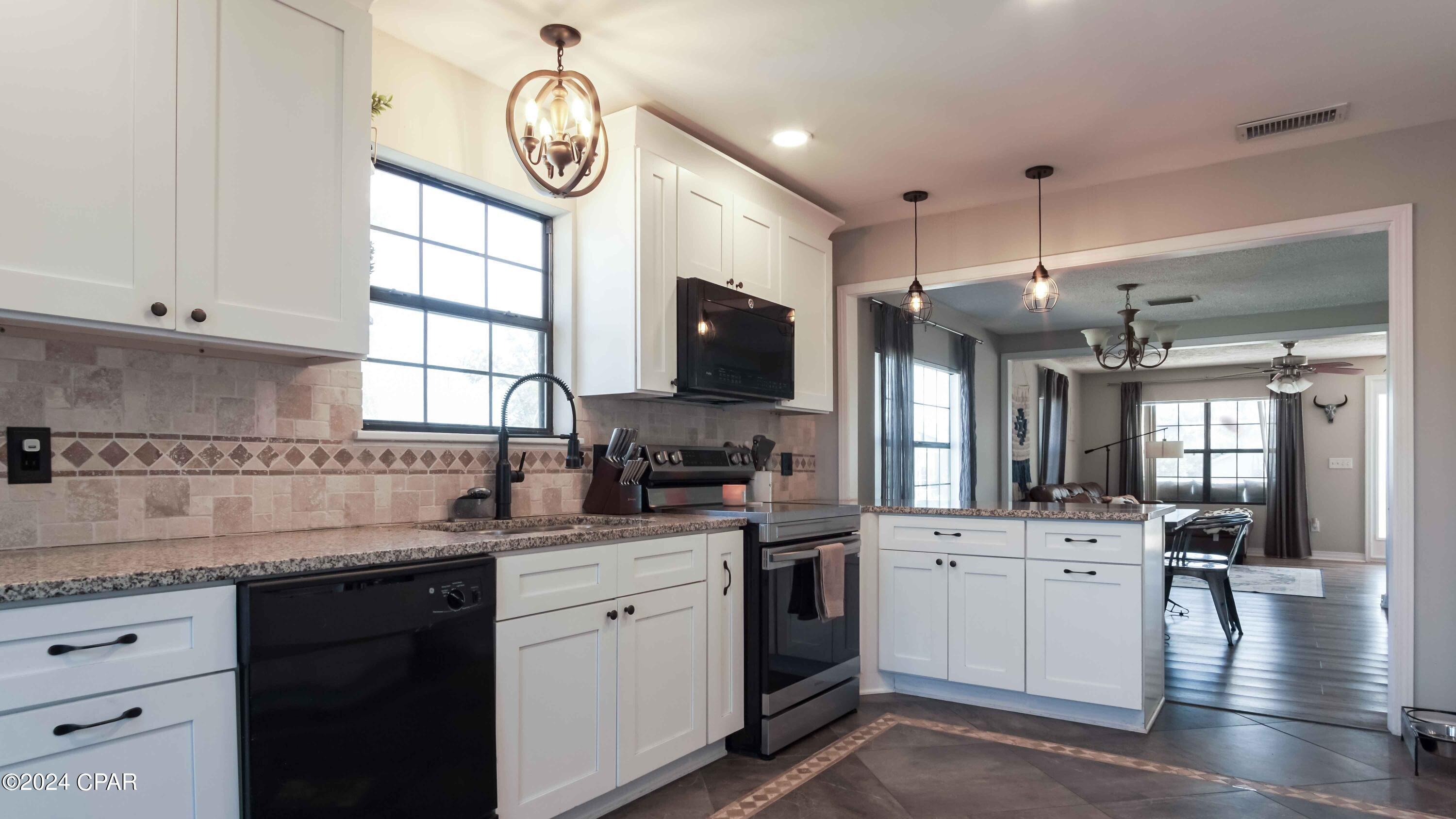 343 Spring Avenue Panama City, FL 32401 - Photo 12 of 25 Gallery Image 12