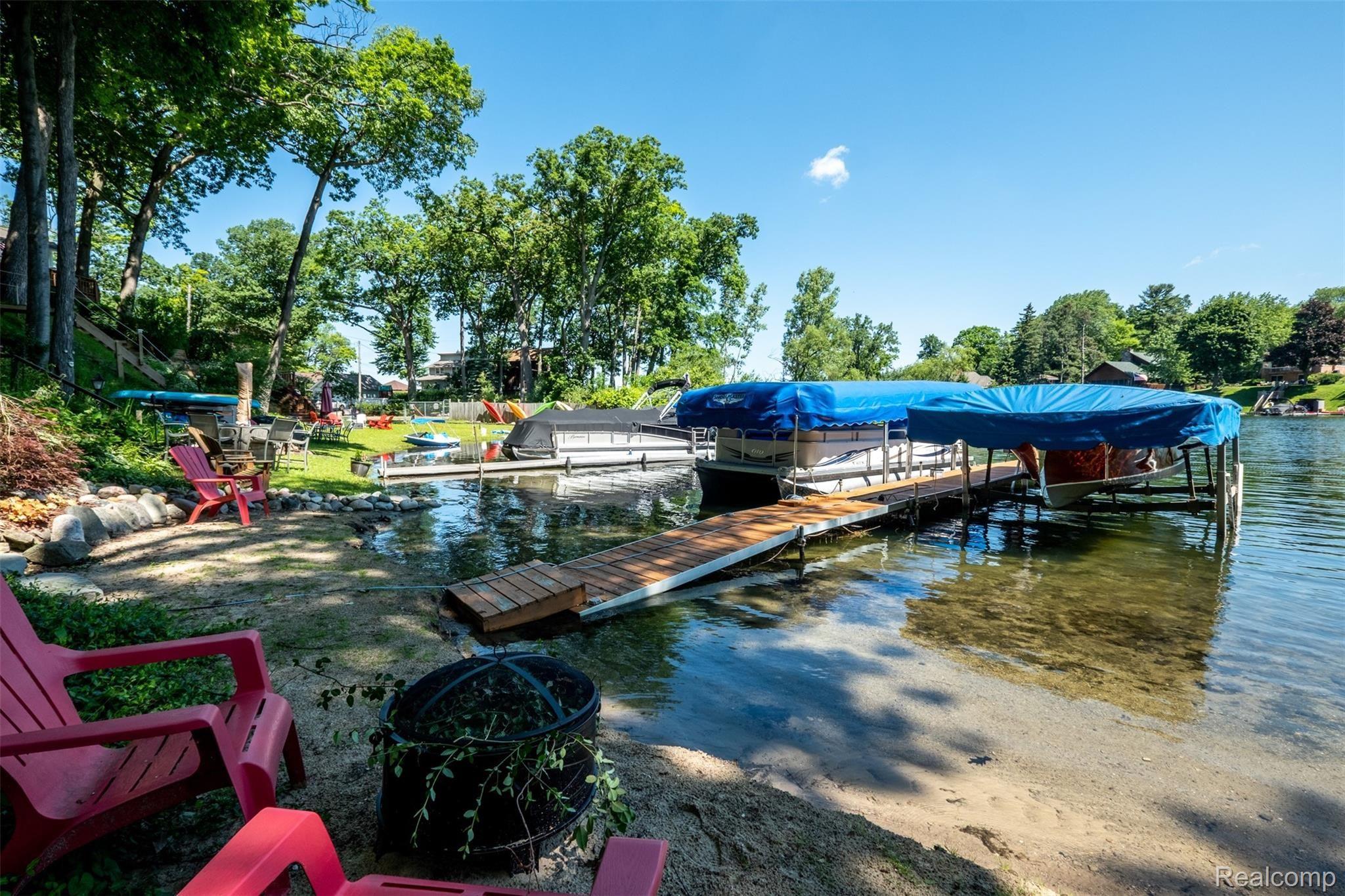 1705 Ridge Road White Lake, MI 48383 - Photo 49 of 53 1705 Ridge Rd-49.jpg