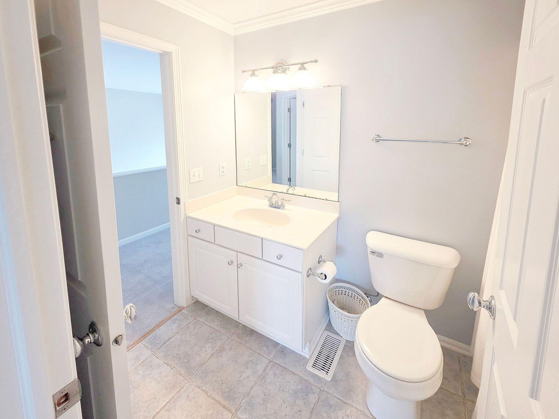 500 Edwards Boulevard, Unit 59 Lake Geneva, WI 53147 - Photo 17 of 26 Dual Entry Full Bath