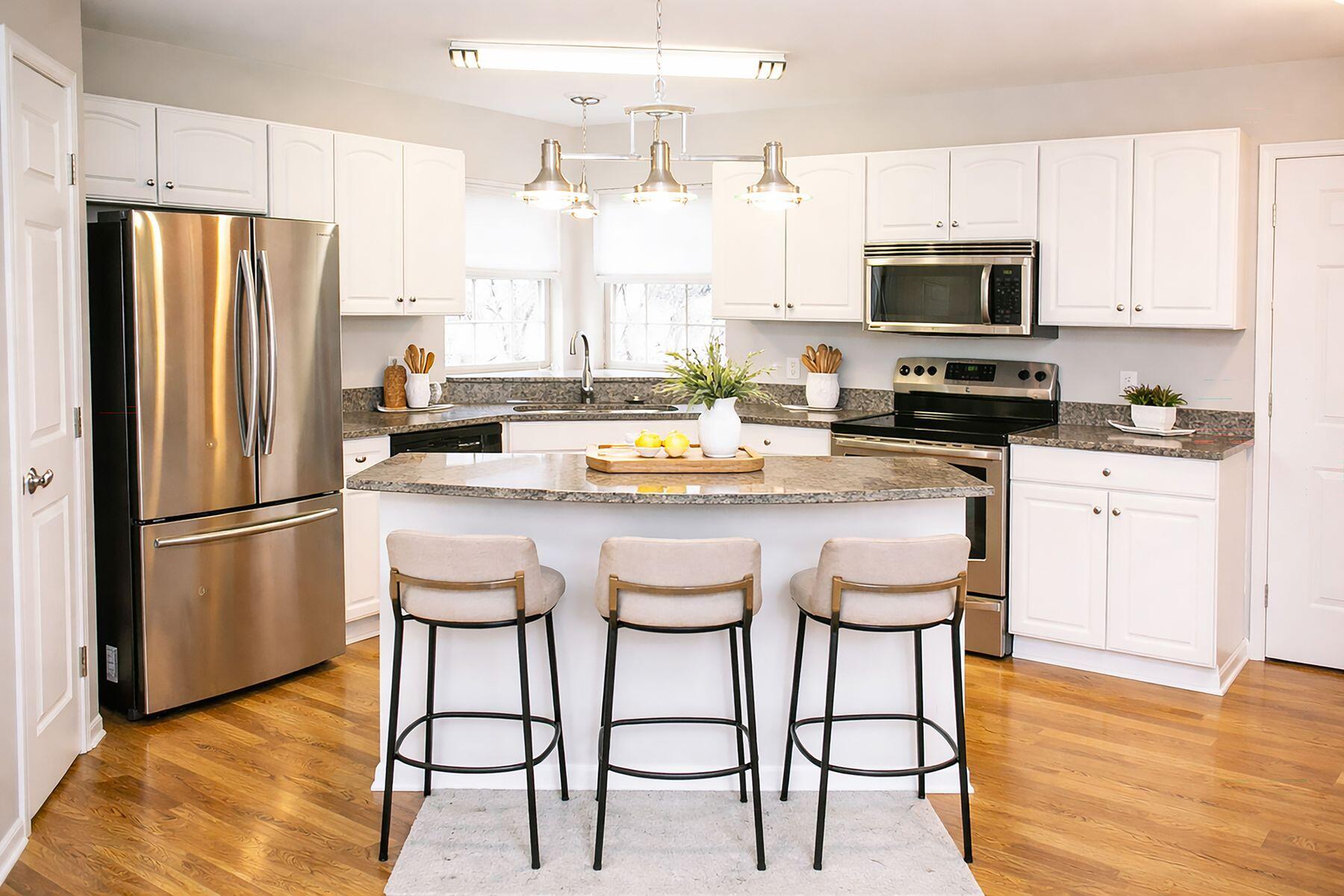 500 Edwards Boulevard, Unit 59 Lake Geneva, WI 53147 - Photo 5 of 26 Kitchen